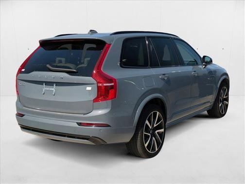 2023 Volvo XC90 Recharge Plug-In Hybrid T8 Ultimate Dark Theme 7-Seater