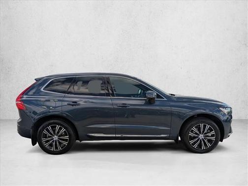 2022 Volvo XC60 B6 Inscription