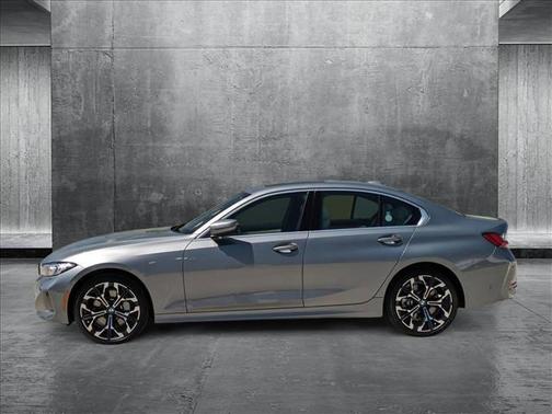 2025 BMW 330 i xDrive
