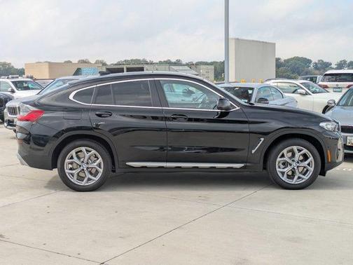 2025 BMW X4 xDrive30i