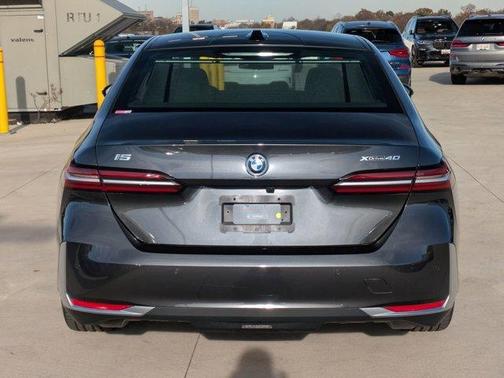 2025 BMW i5 xDrive40