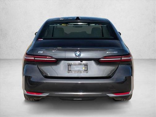 2025 BMW i5 xDrive40