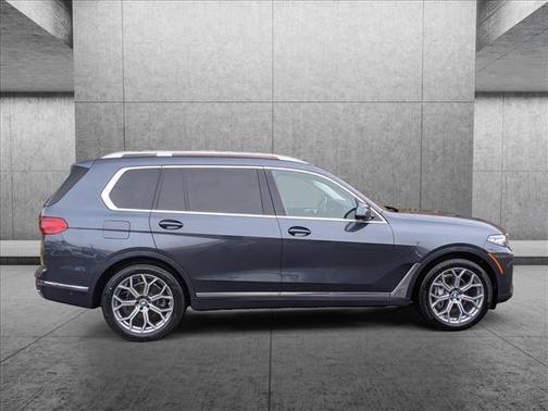 Photo 4 of 31 of 2020 BMW X7 xDrive40i
