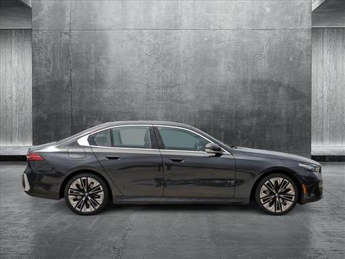 2024 BMW 540 i xDrive