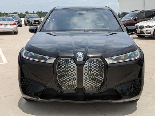 2025 BMW iX xDrive50