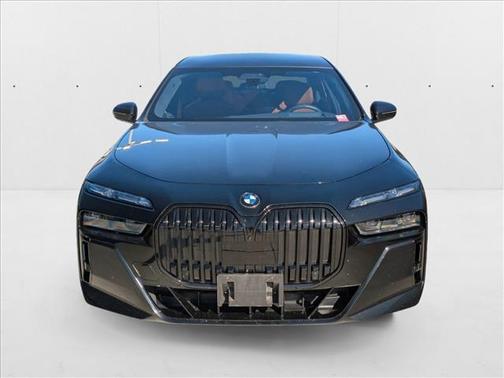 2023 BMW 740 i