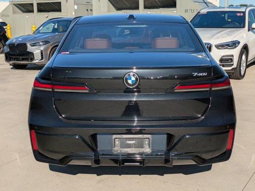 2023 BMW 740 i