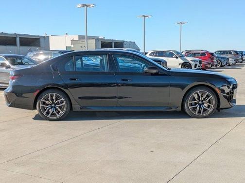 2023 BMW 740 i