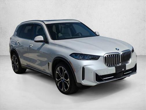 Mineral White Metallic 2025 BMW X5 xDrive40i