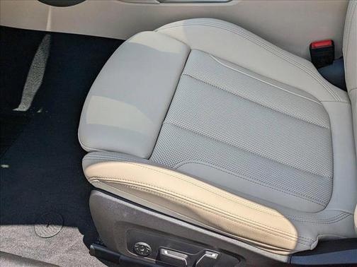 2025 BMW 330 i xDrive