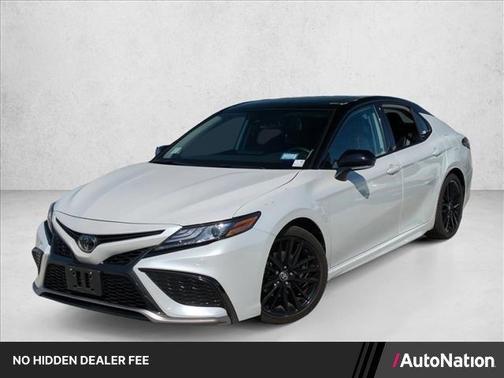Wind Chill Pearl / Midnight Black Metallic 2024 Toyota Camry XSE