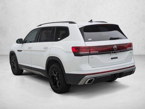 Pure White 2024 Volkswagen Atlas 2.0T Peak Edition SE w/Technology