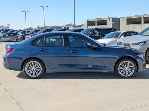 2023 BMW 330 i xDrive