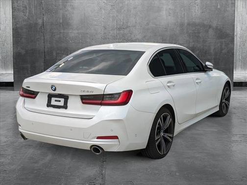 2023 BMW 330 i xDrive