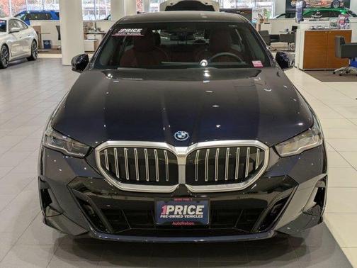 2026 BMW 550e xDrive