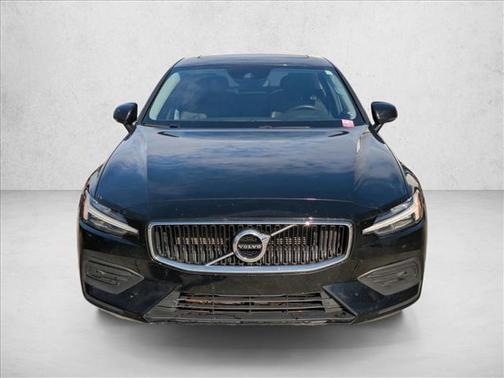 2020 Volvo S60 T6 Momentum
