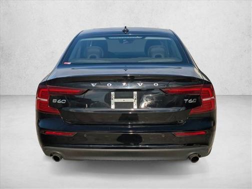 2020 Volvo S60 T6 Momentum