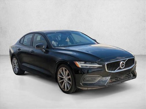 2020 Volvo S60 T6 Momentum