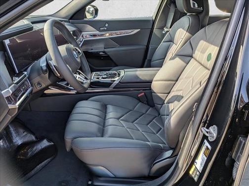 Black Sapphire Metallic 2026 BMW i7 EDrive50