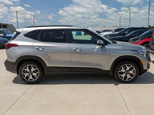 2022 Kia Seltos EX