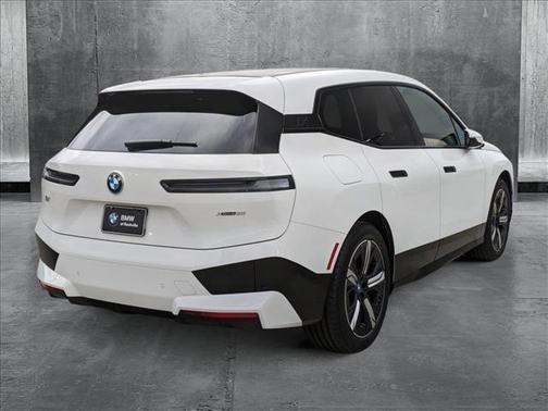 2025 BMW iX xDrive50