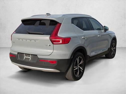 2024 Volvo XC40 CORE THEME