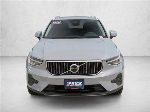 2024 Volvo XC40 CORE THEME