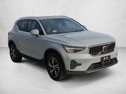 2024 Volvo XC40 CORE THEME