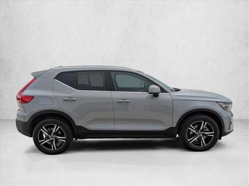 2024 Volvo XC40 CORE THEME