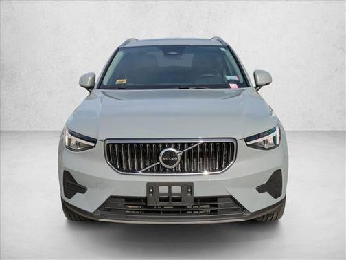 2024 Volvo XC40 CORE THEME