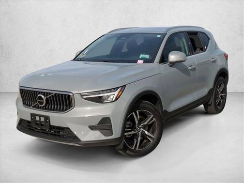 2024 Volvo XC40 CORE THEME