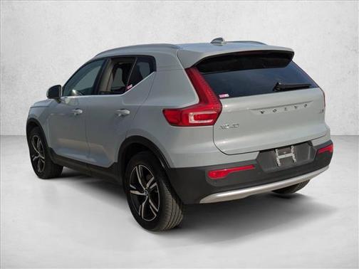 2024 Volvo XC40 CORE THEME
