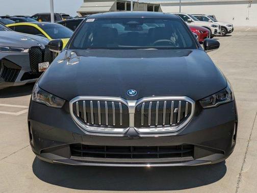 2024 BMW i5 eDrive40