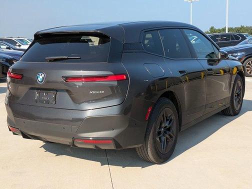 2025 BMW iX xDrive50