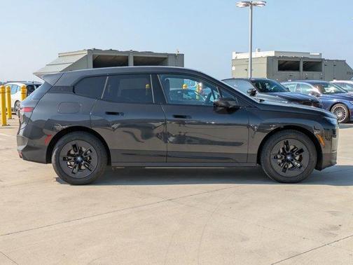 2025 BMW iX xDrive50