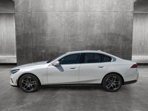 2025 BMW i5 xDrive40
