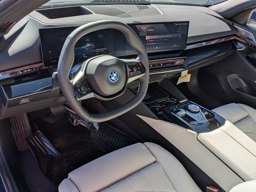 2026 BMW i5 xDrive40