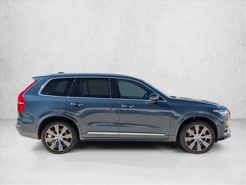 2022 Volvo XC90 T6 Inscription 7 Passenger
