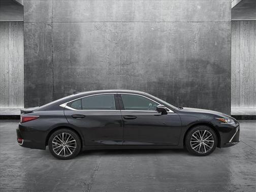 2023 Lexus ES 300h