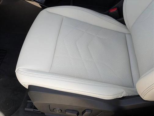 Black Sapphire Metallic 2026 BMW X2 xDrive28i