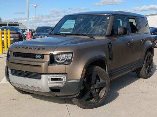 2024 Land Rover Defender P500 SE
