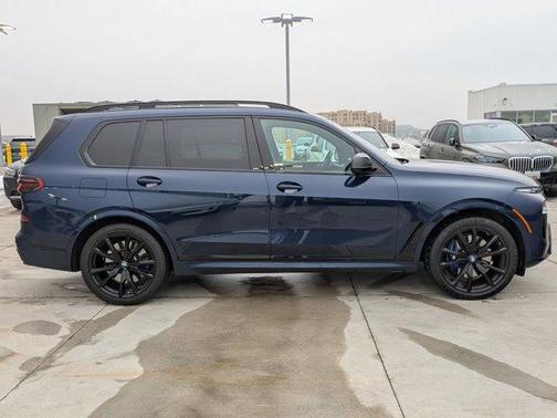 2024 BMW X7 M60i