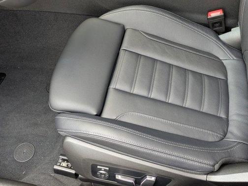 2025 BMW 330 i xDrive