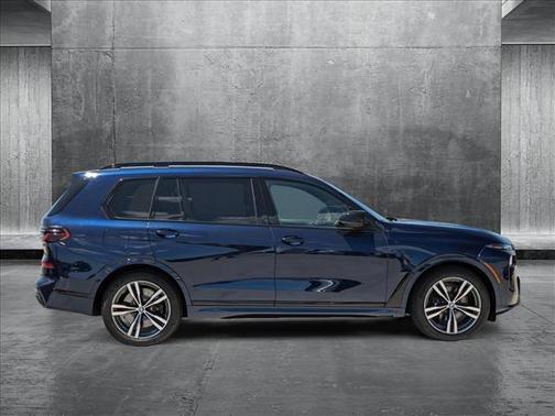 2024 BMW X7 M60i