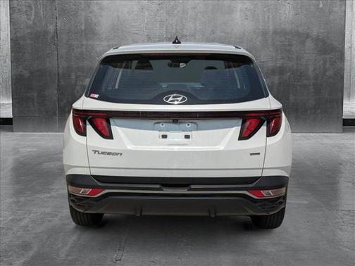 2022 Hyundai TUCSON SE