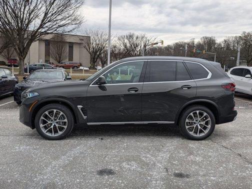 Gray Metallic 2026 BMW X5 xDrive40i