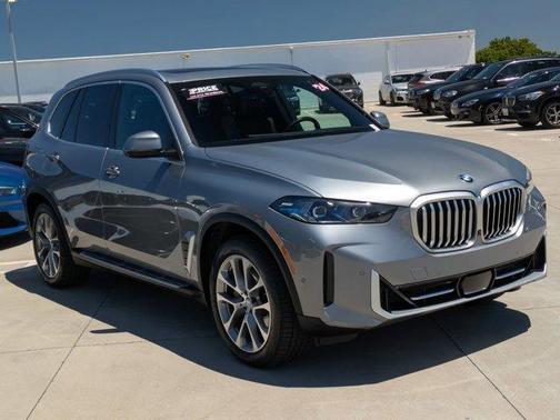 Gray Metallic 2024 BMW X5 xDrive40i