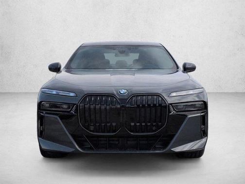 Gray Metallic 2026 BMW i7 XDrive60