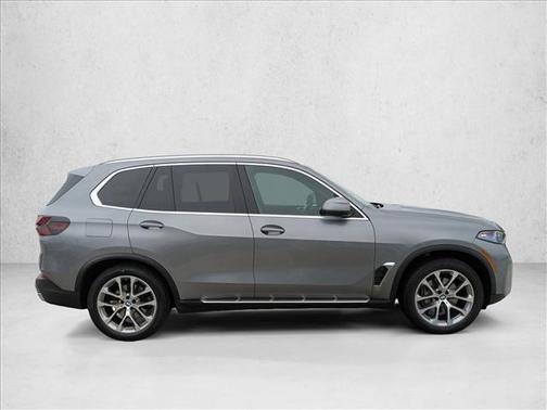 Gray Metallic 2024 BMW X5 xDrive40i