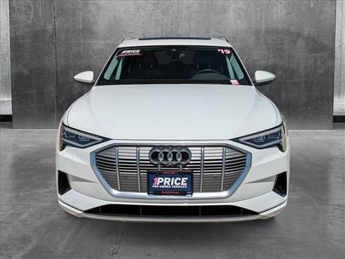 2019 Audi e-tron Premium Plus